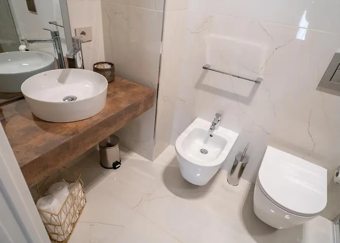 Alojamento de Acomodação e Pequeno-almoço Acquamarina 4*